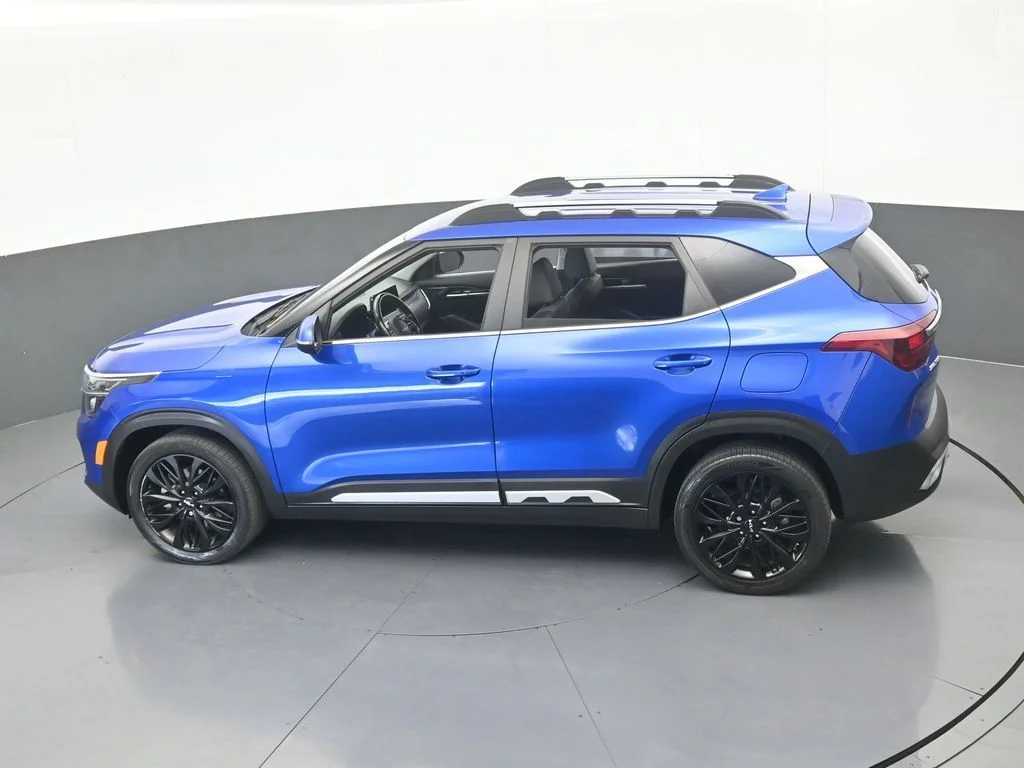 Used 2022 Neptune Blue Kia Nightfall image 46