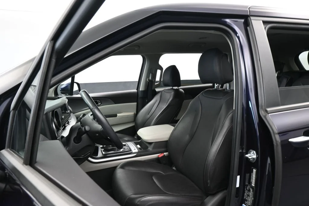 Used 2024 Deep Chroma Blue Kia LX image 9