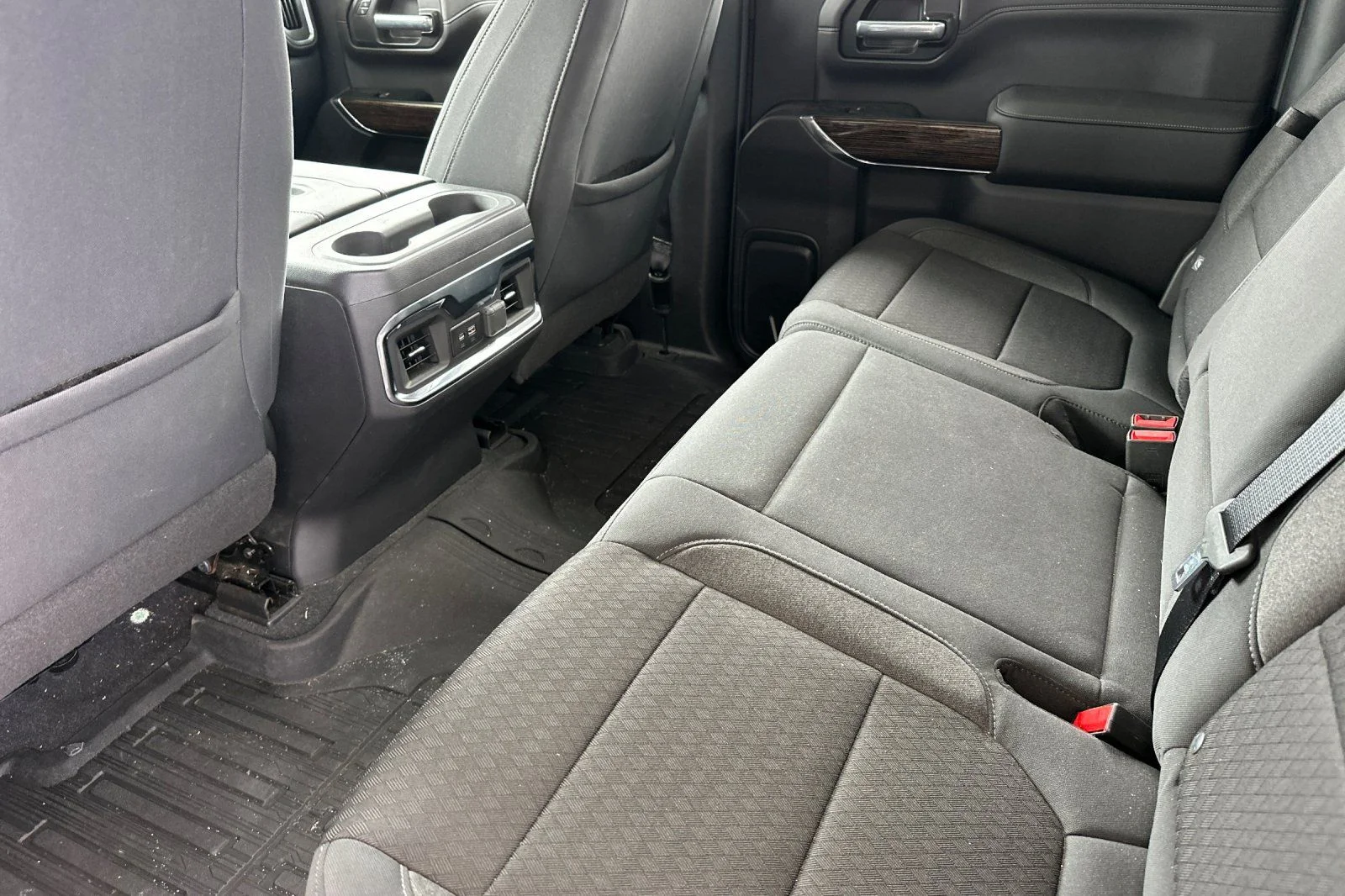 Used 2020 Gray GMC Elevation image 14