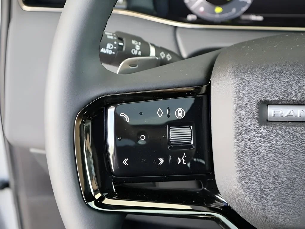 2026 Land Rover Range Rover Evoque Dynamic SE - Photo 25