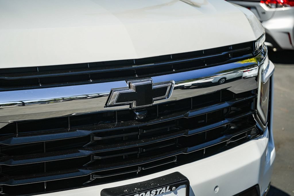2026 Chevrolet Suburban LS - Photo 10