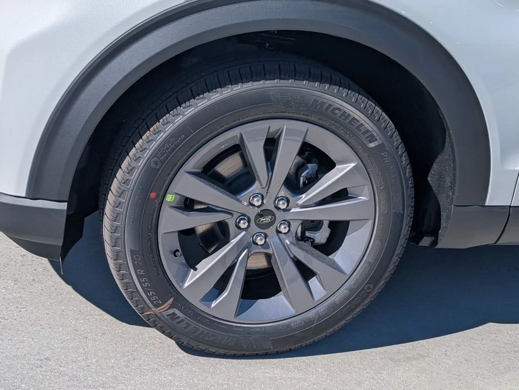 New 2026 Star White Metallic Tri-Coat Ford Active image 4