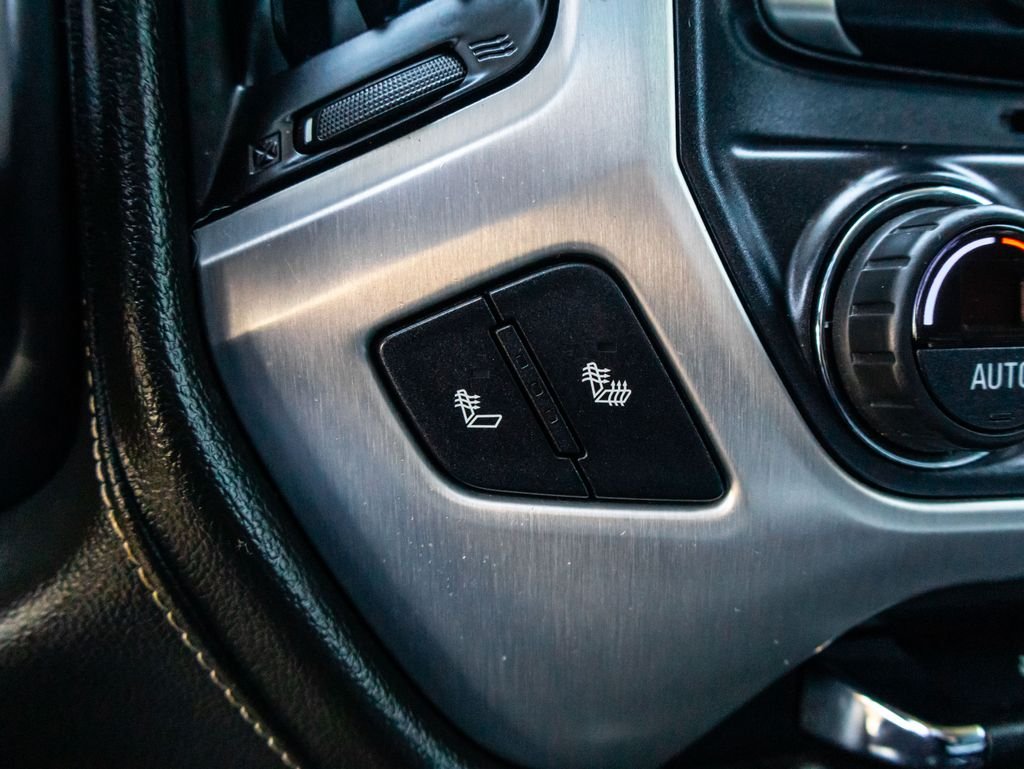 Used 2018 White GMC SLT image 29