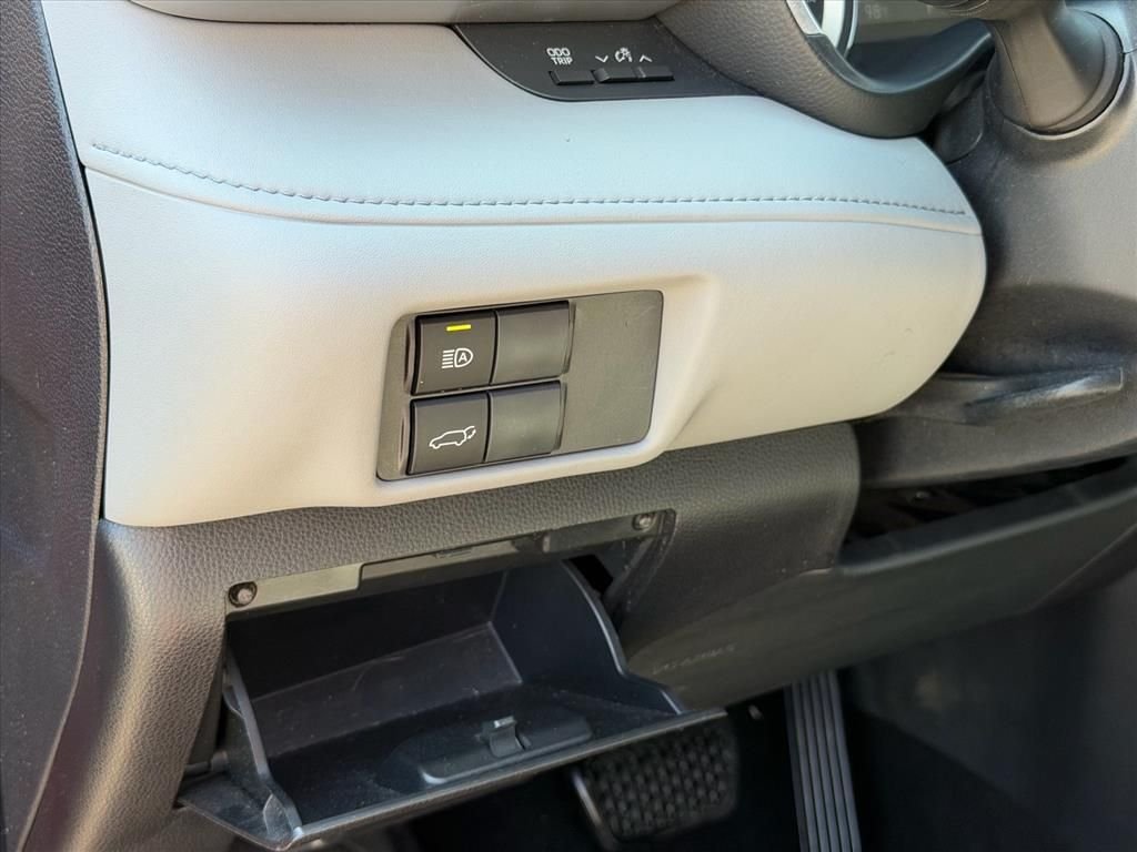 Used 2022 Red Toyota XLE image 20