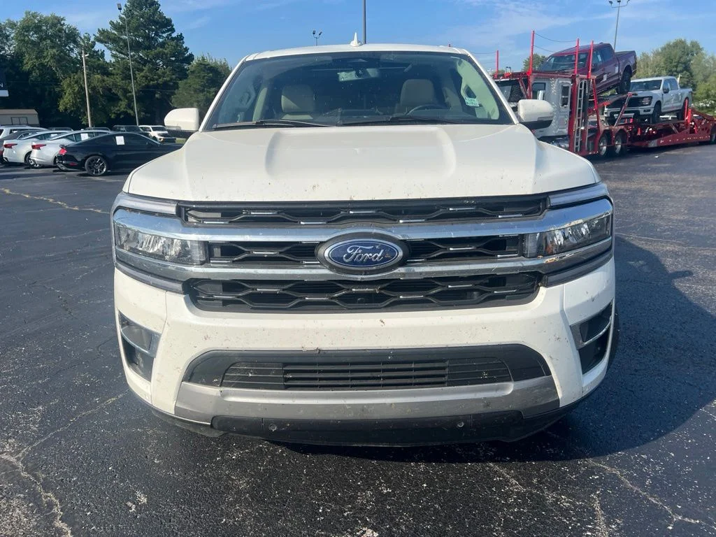 Used 2024 White Metallic Ford Limited image 7