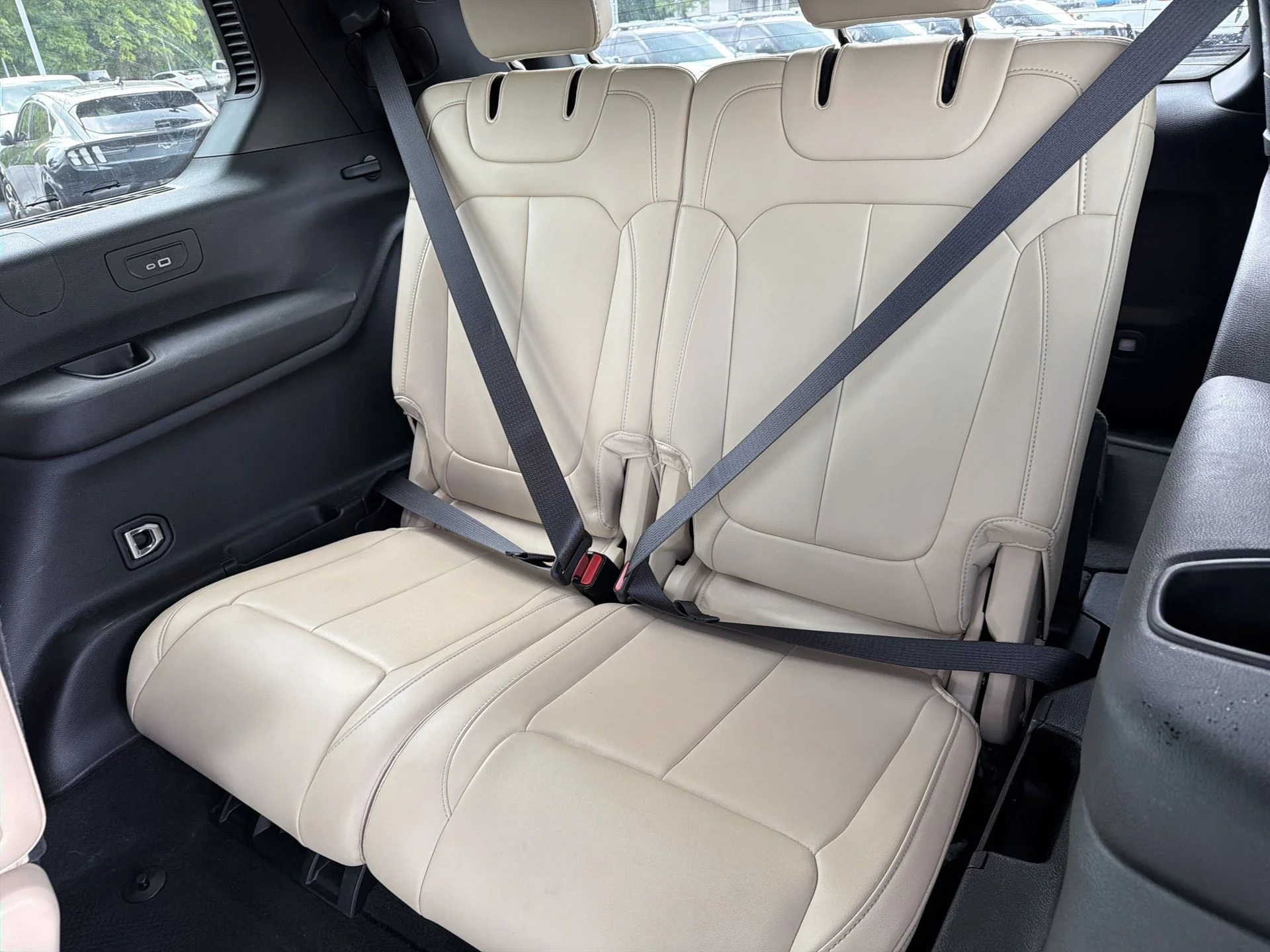 Certified Used 2023 Metallic Jeep Limited image 24