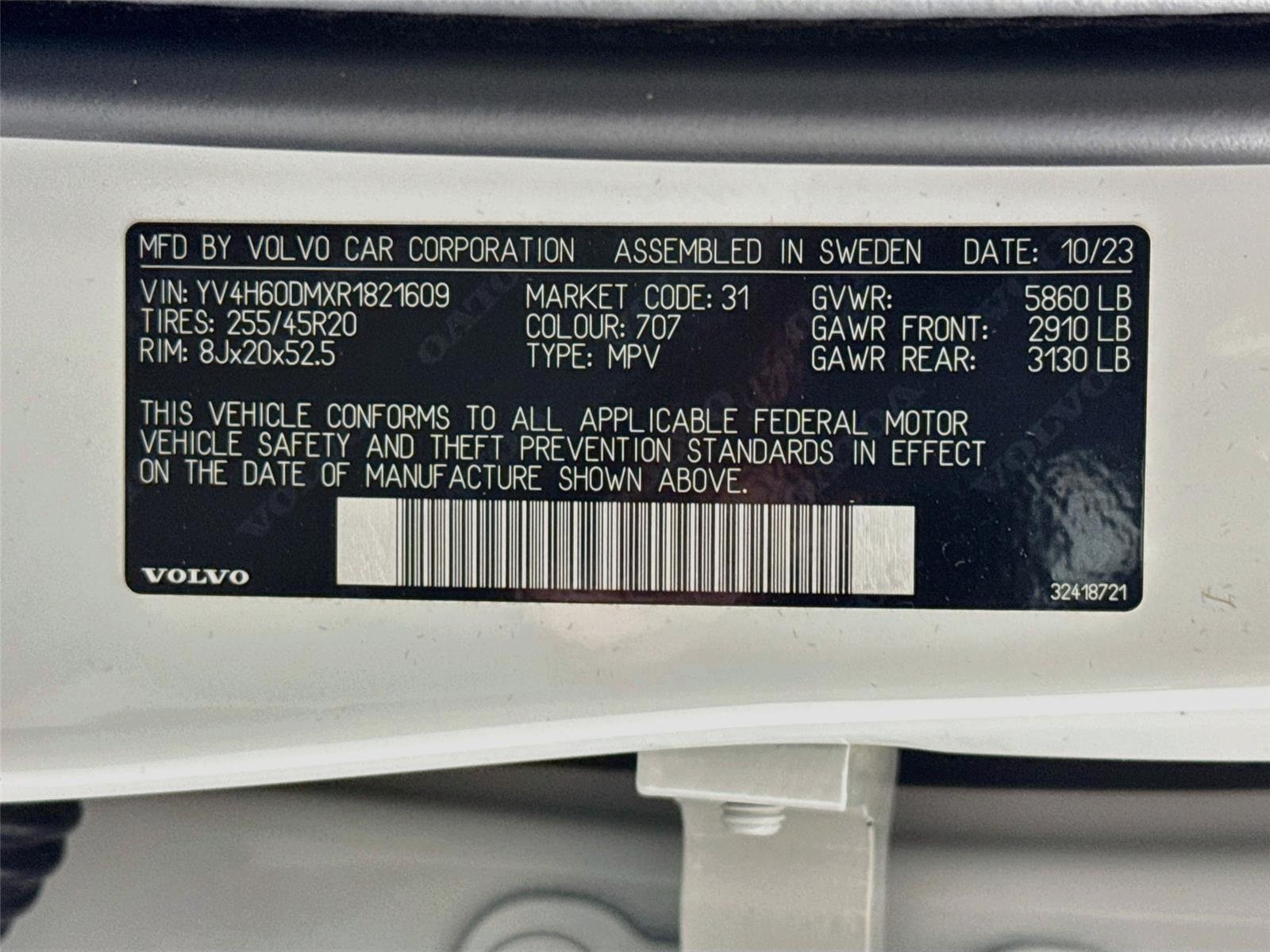 Used 2024 Crystal White Volvo Ultimate Dark Theme image 34