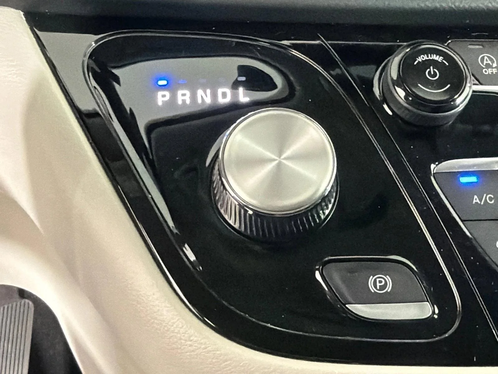 Used 2024 White Chrysler Touring L image 30