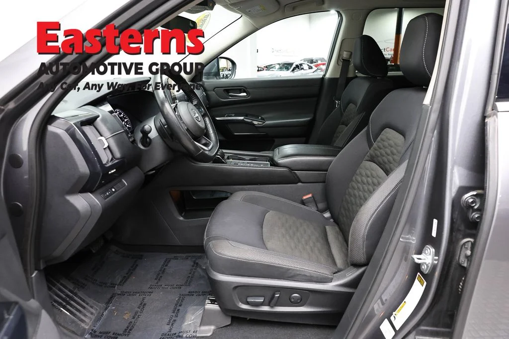 Used 2022 Gray Nissan SV image 14