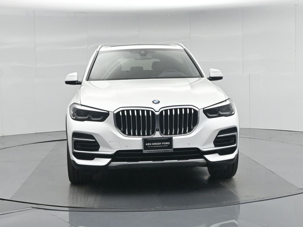 Certified Used 2023 White BMW sDrive40i image 34