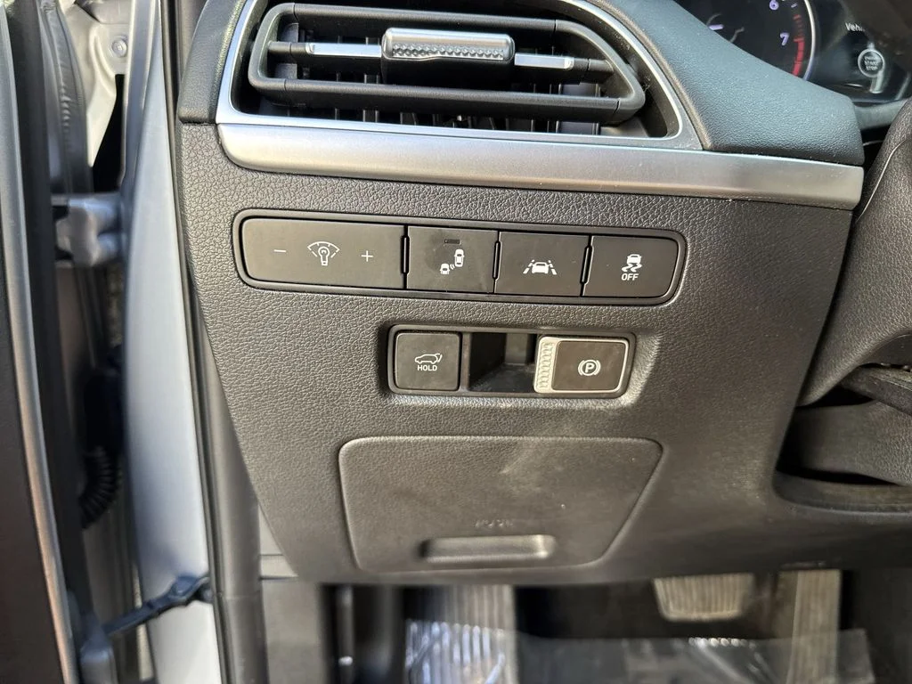 Used 2020 Silver Hyundai SEL image 55