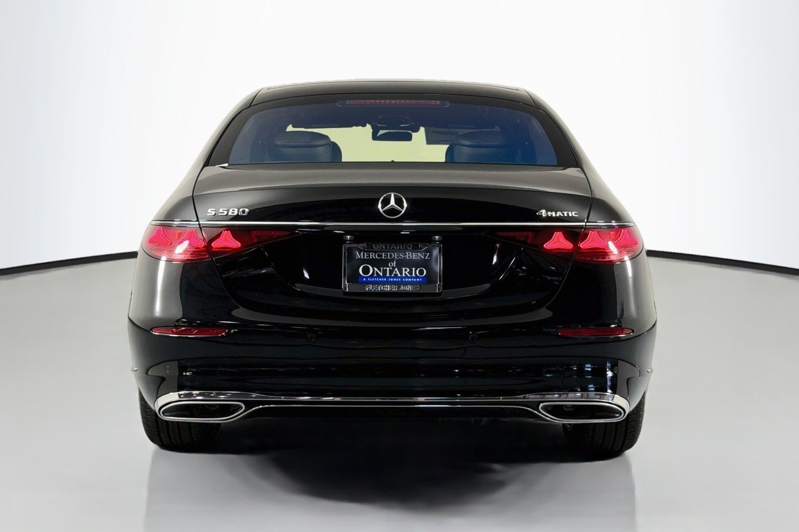 New 2027 Obsidian Black Metallic Mercedes-Benz S 580 4MATIC® Sedan image 3