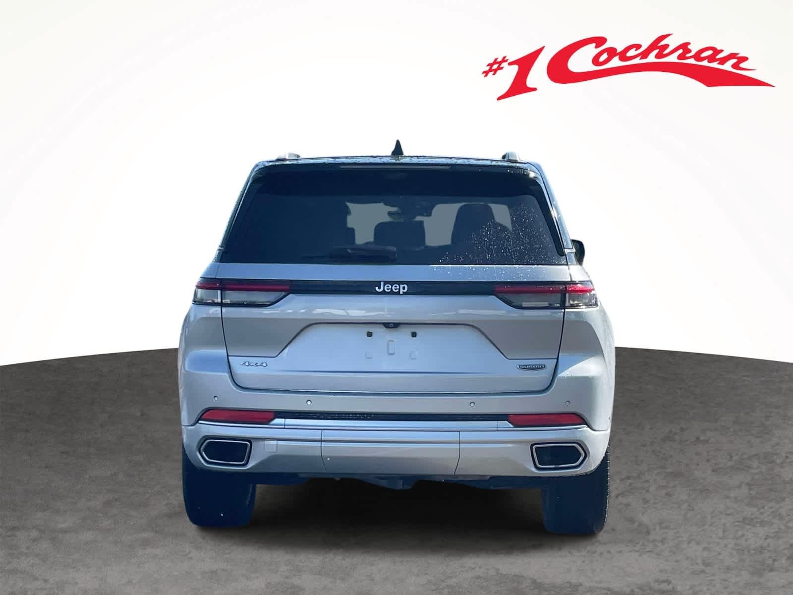 Used 2023 Silver Jeep Summit 4x4 image 8