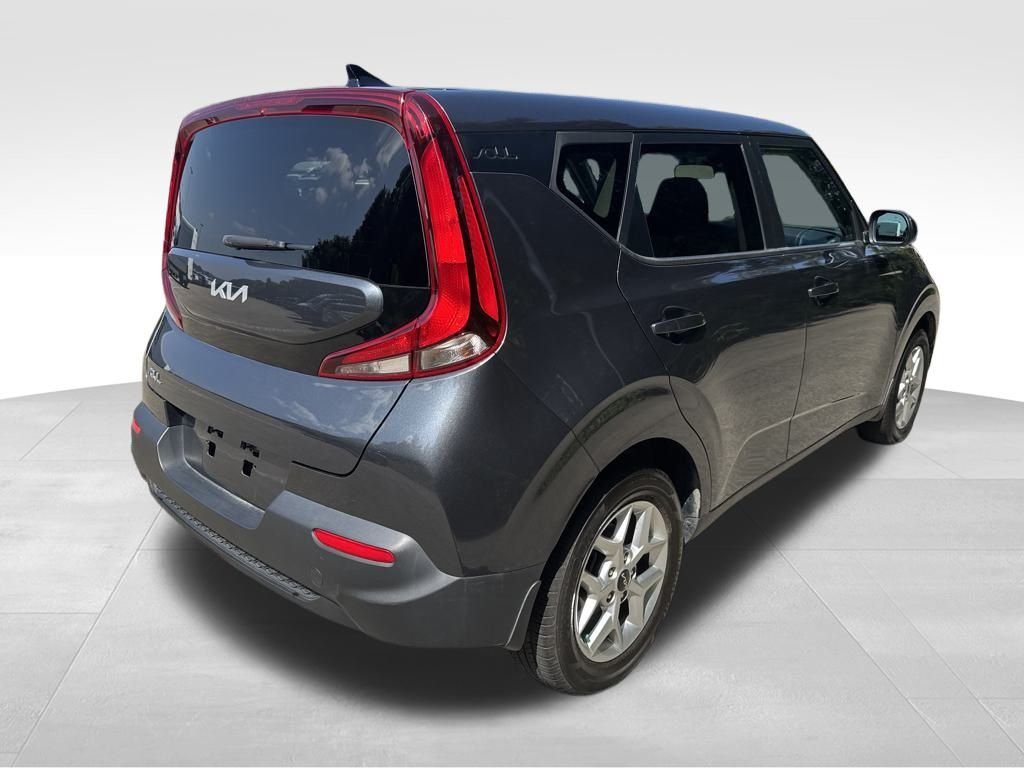 2022 Kia Soul LX photo 4