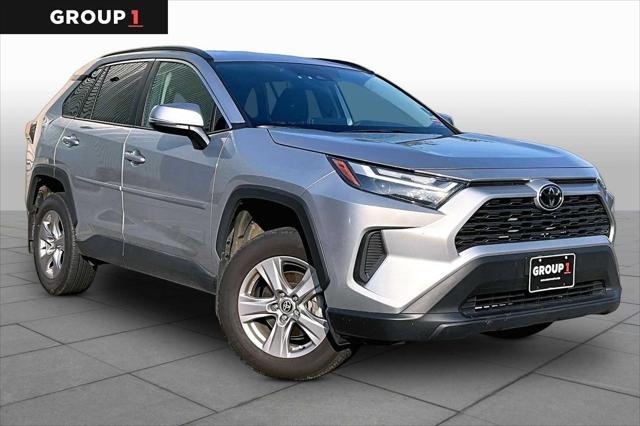 Certified Used 2025 SILVER SKY METALLIC Toyota  image 3