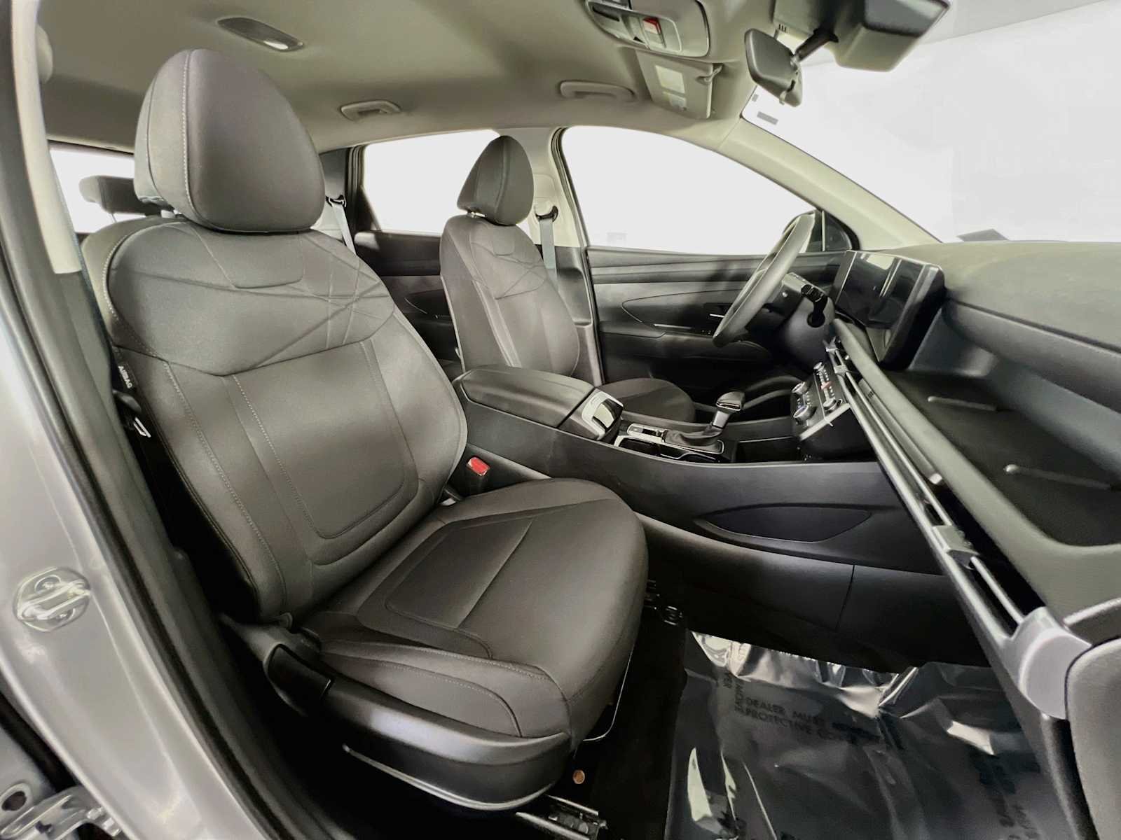 Used 2025 Shimmering Silver Hyundai SE image 26