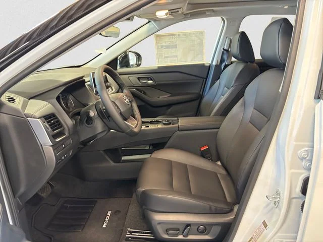 New 2026 Everest White Pearl Tricoat Nissan Dark Armor image 9