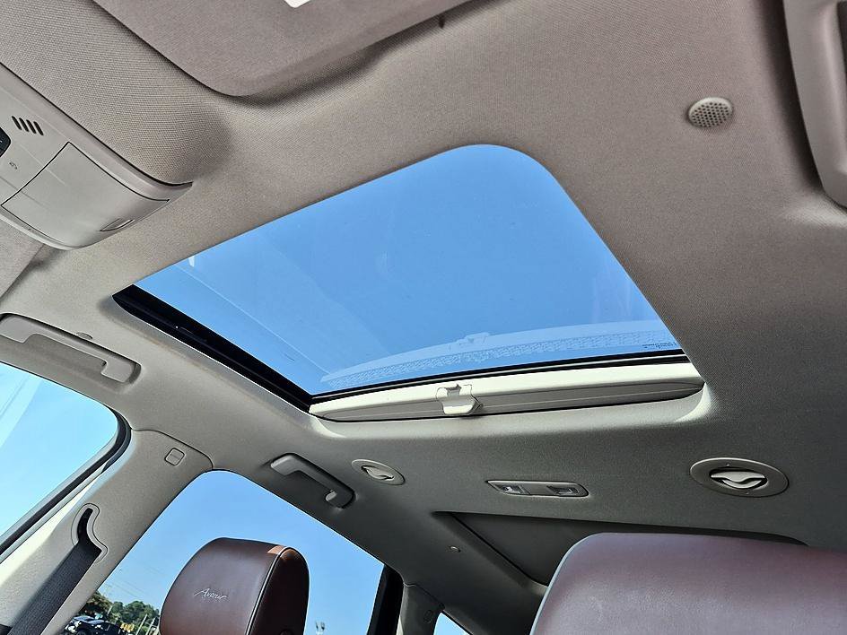 Used 2019 White Frost Tricoat Buick Avenir image 28