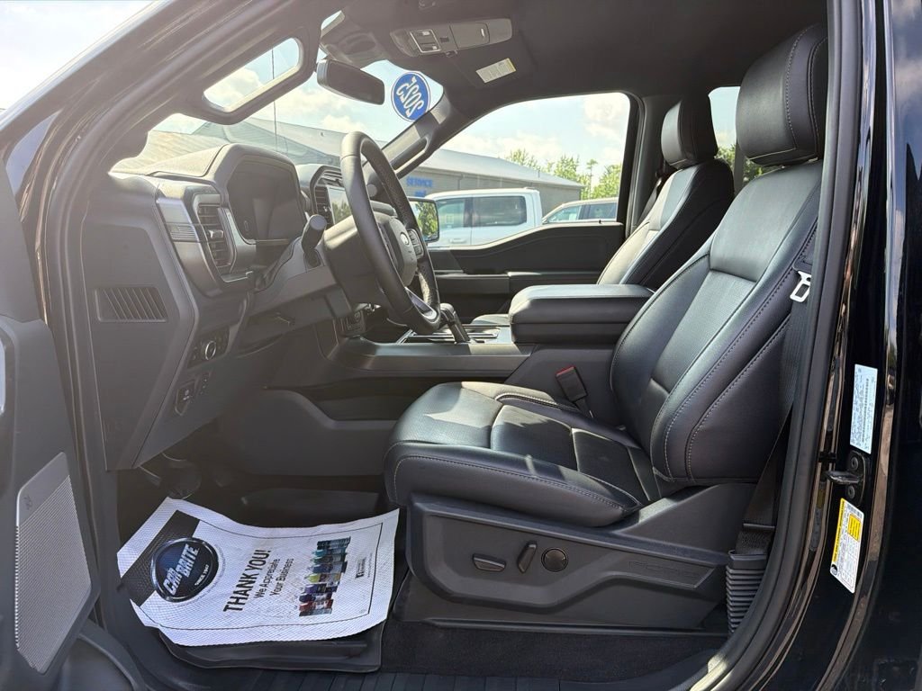 Used 2025 Agate Black Metallic Ford Lariat image 18