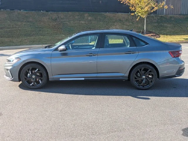 New 2027 Platinum Gray Metallic Volkswagen 1.5T SE image 7