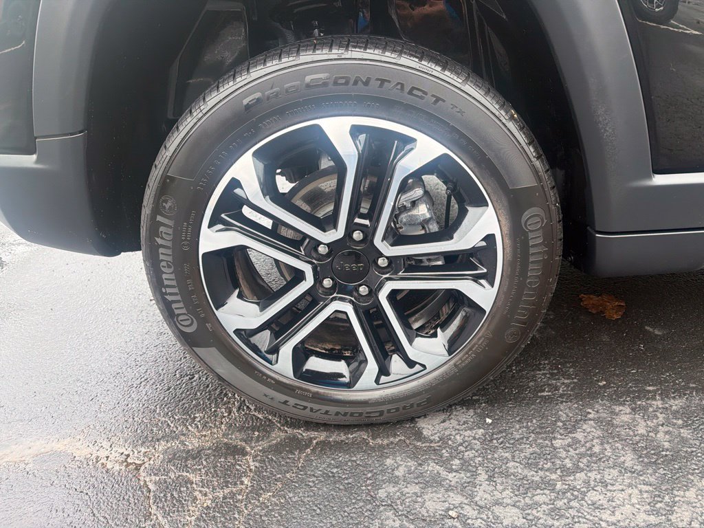Certified Used 2022 Black Jeep Limited image 10