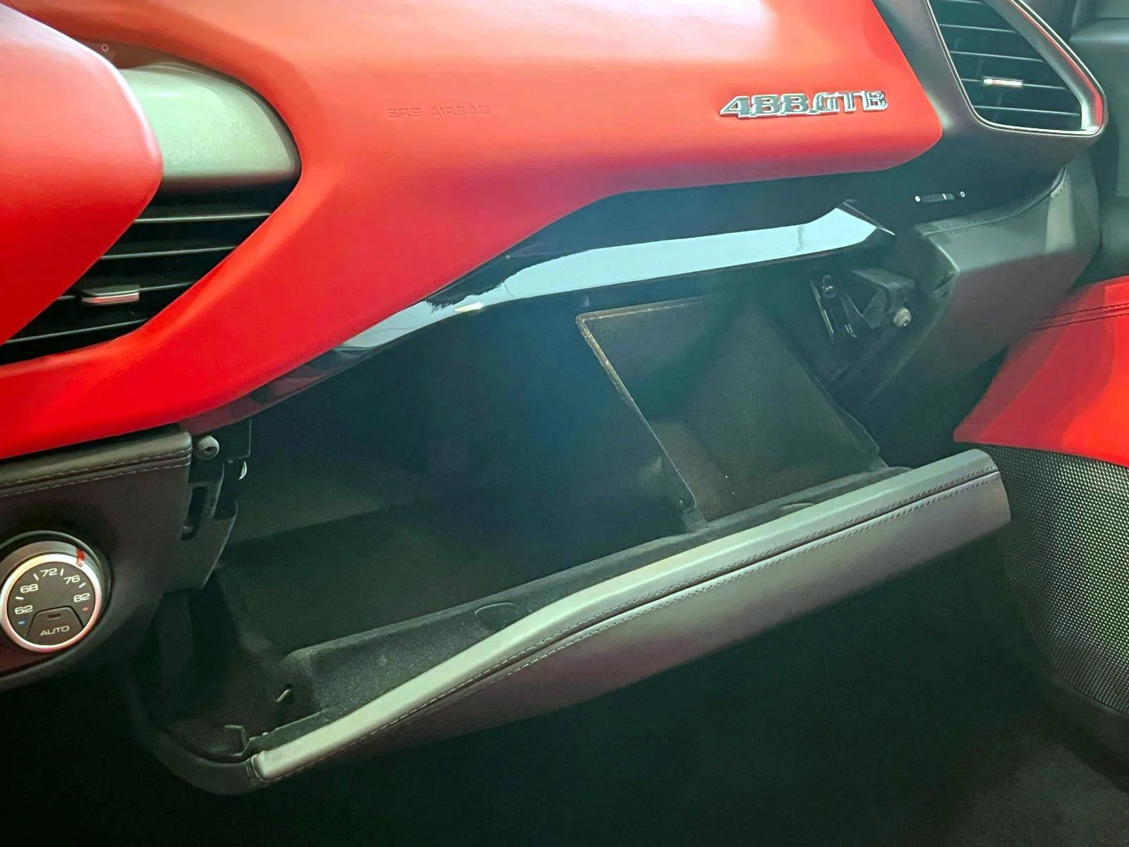 Used 2019 White Ferrari  image 25
