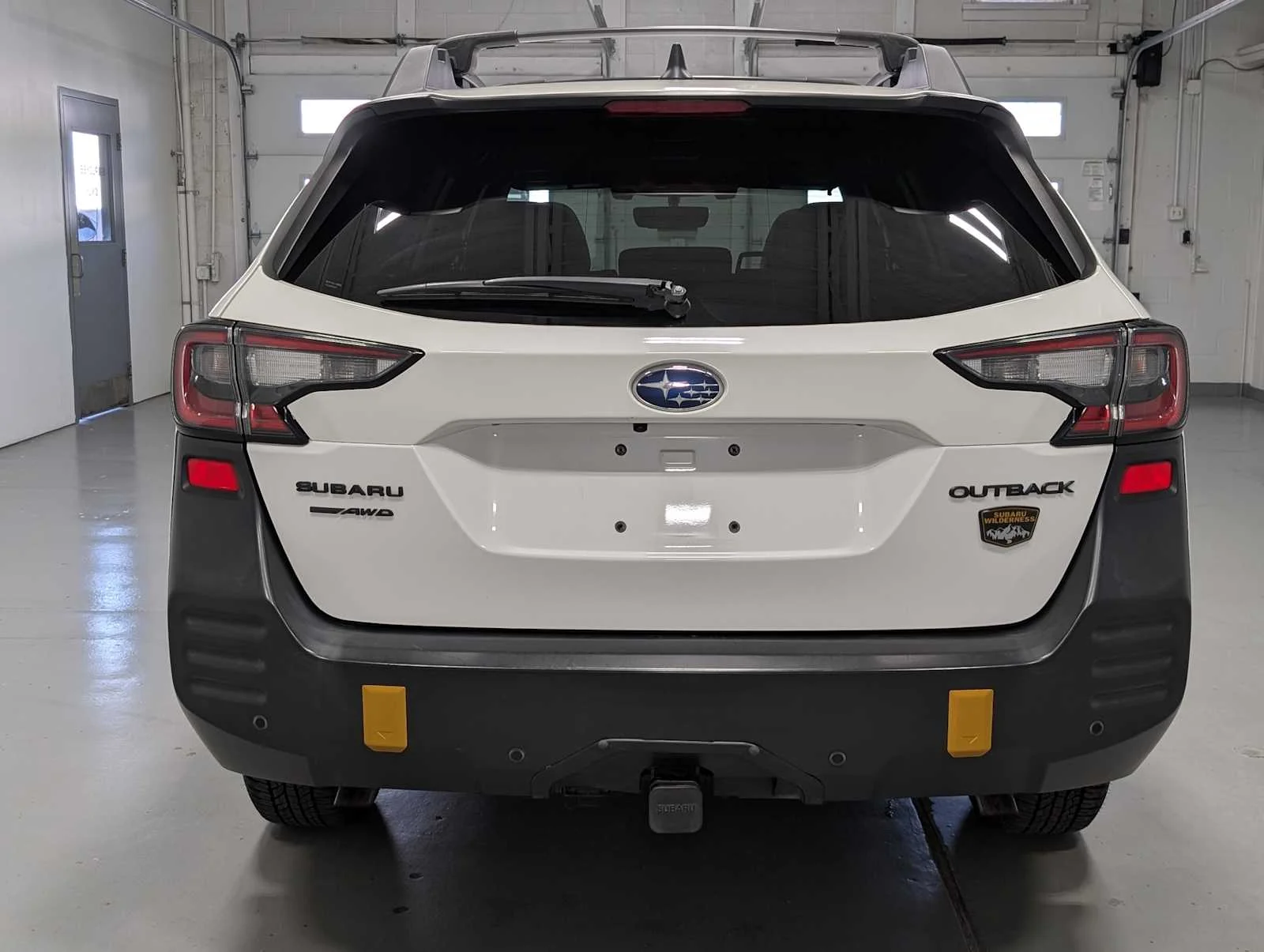 Used 2022 Crystal White Pearl Subaru Wilderness image 9