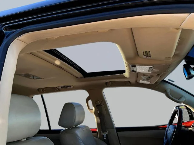 Used 2010  Lexus 570 image 35