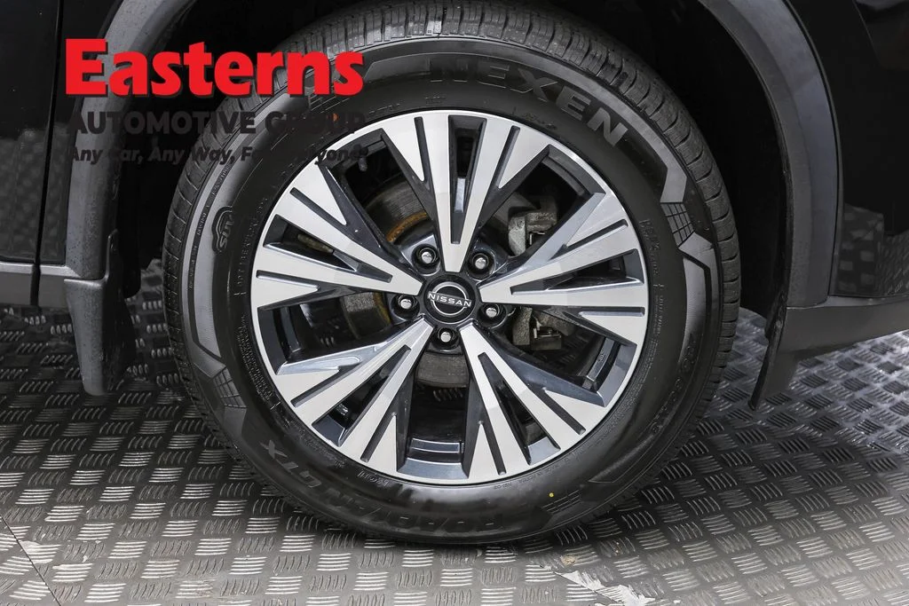 Used 2023 Black Nissan SV image 31