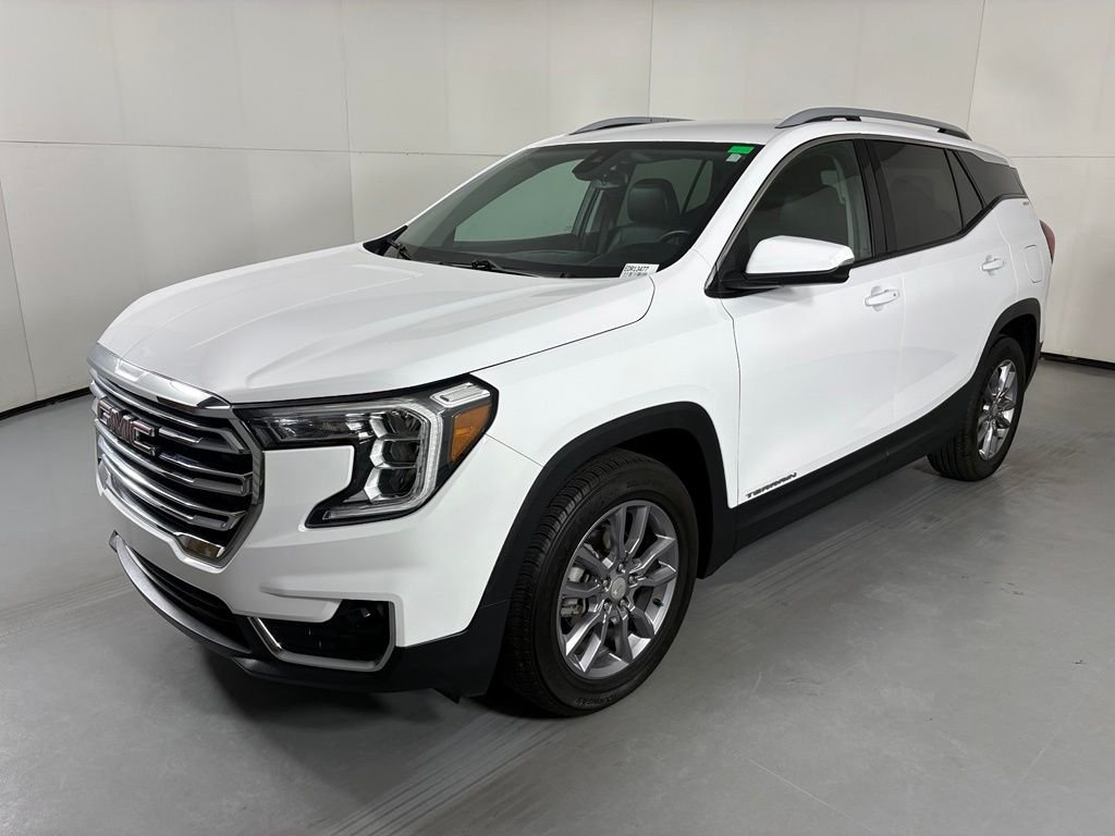Used 2024 White GMC SLT image 4