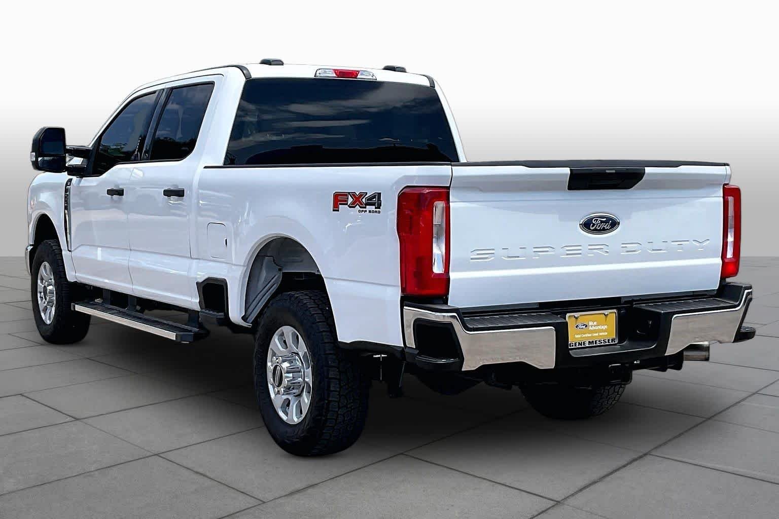 Used 2024 Oxford White Ford XLT image 12