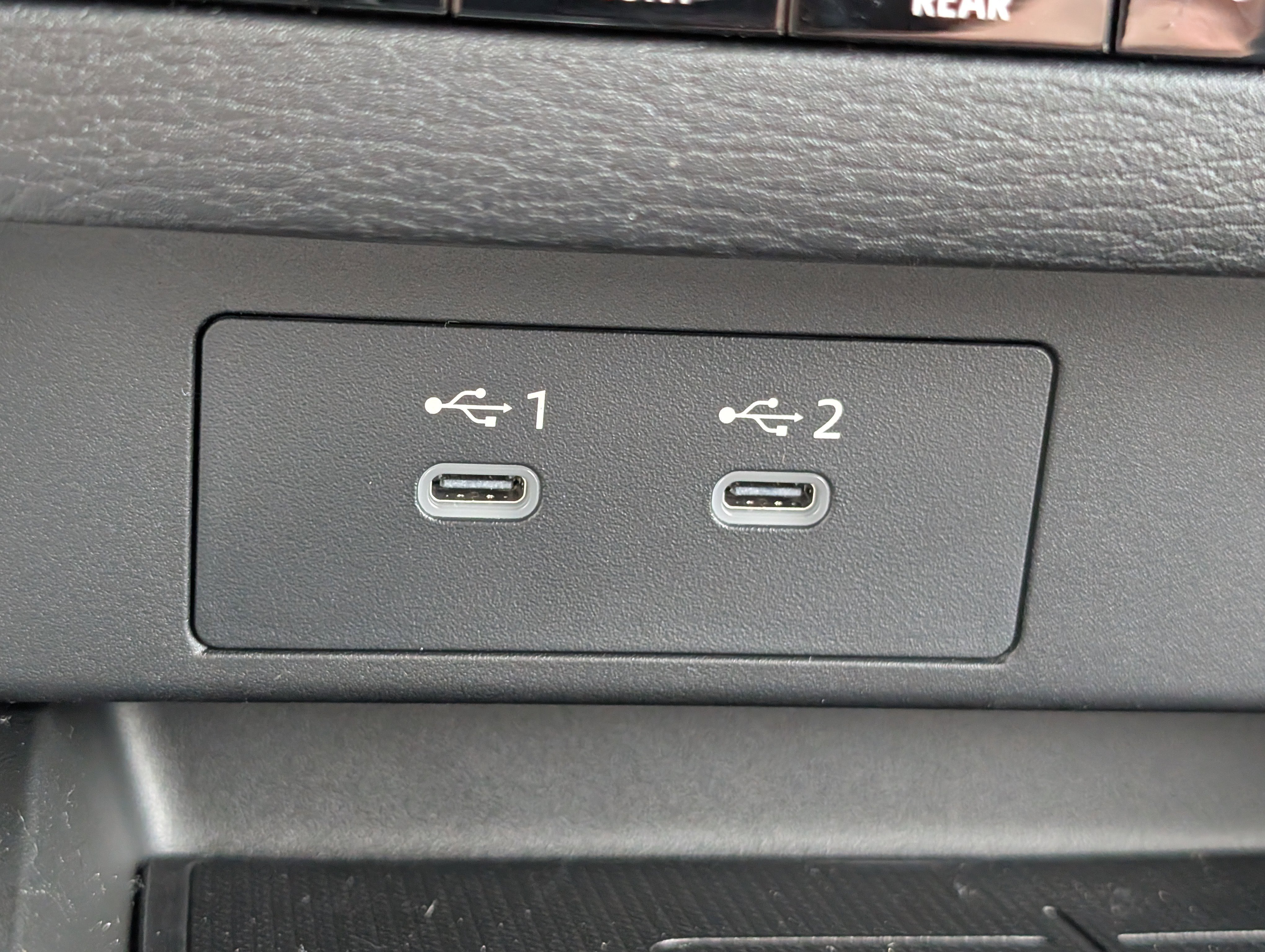 Used 2025 White Diamond Mitsubishi SE image 43