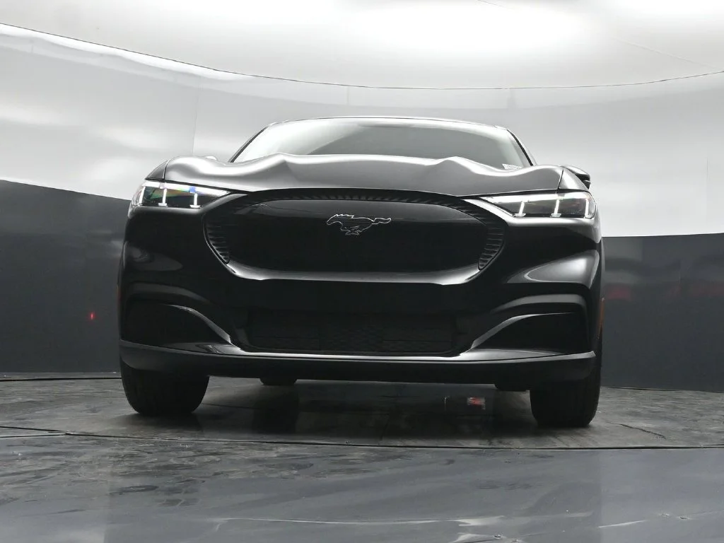 New 2026 Shadow Black Ford Select image 39