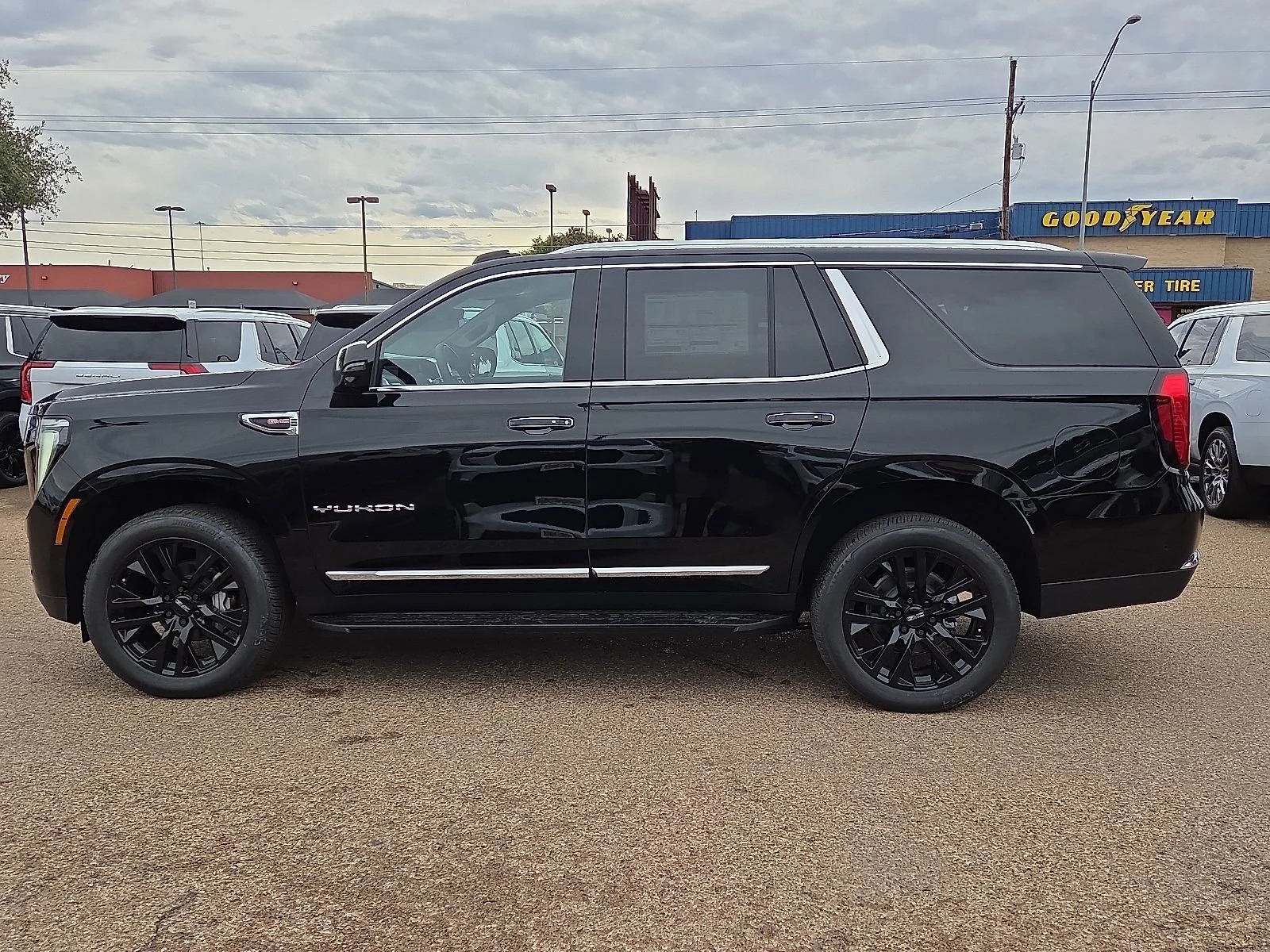 2026 GMC Yukon Elevation - Photo 2