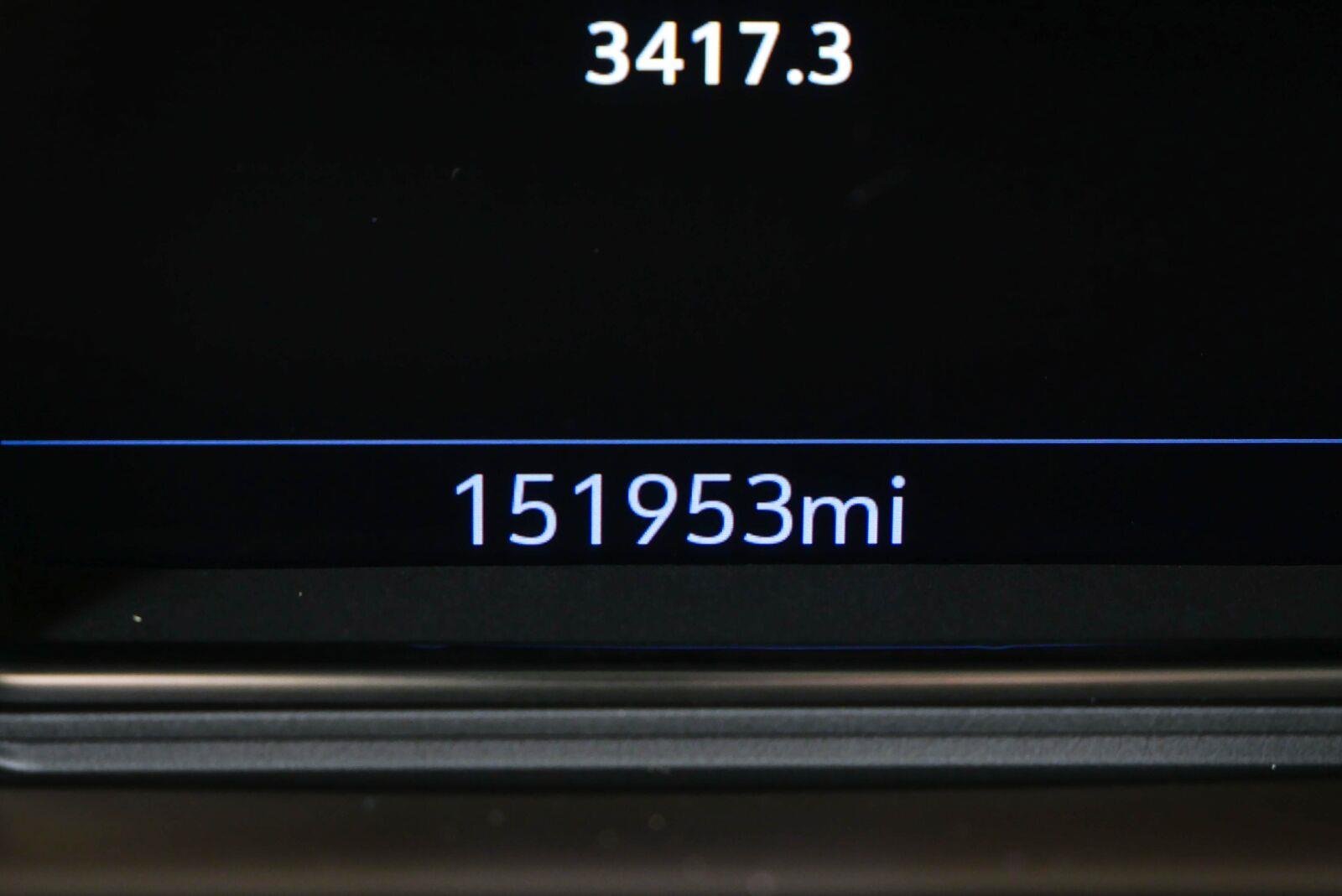 Used 2021 White GMC Denali image 9