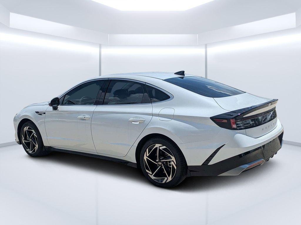 New 2026 White Hyundai SEL Sport image 5