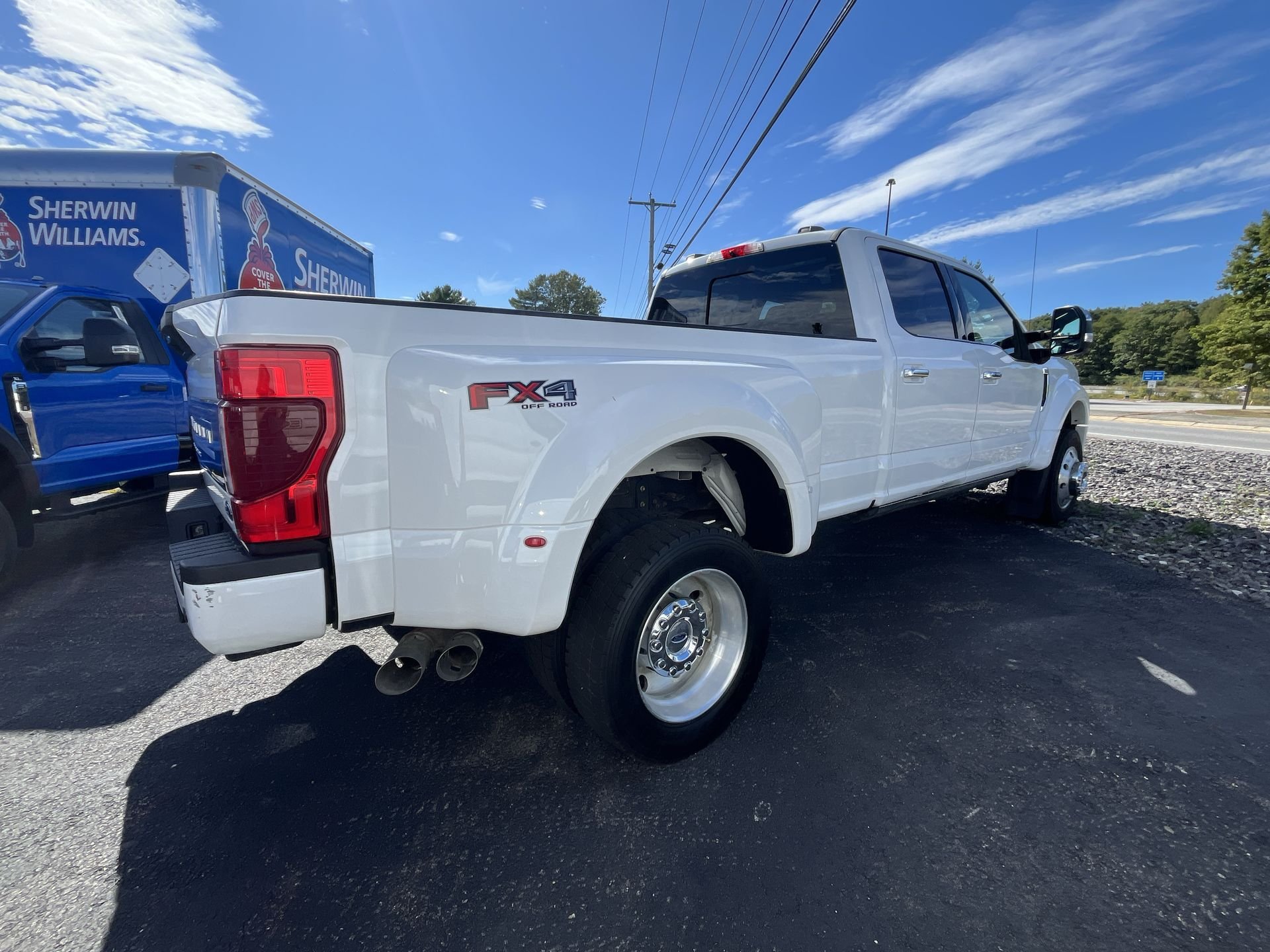 Used 2021 Star White Ford Platinum image 17