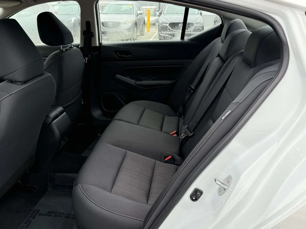 Used 2025 White Nissan 2.5 SV image 14