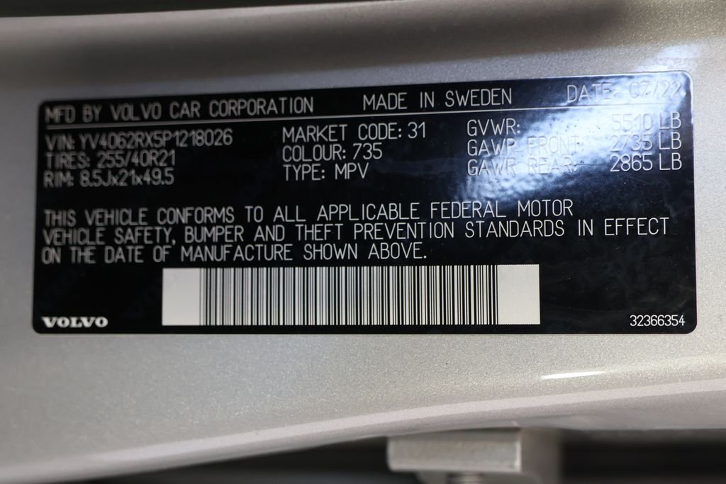 Used 2023 Silver Volvo B6 Ultimate Dark Theme image 29
