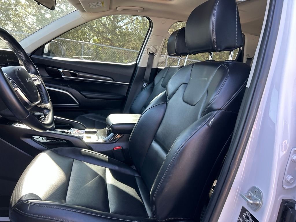 Used 2024 White Pearl Kia S image 13
