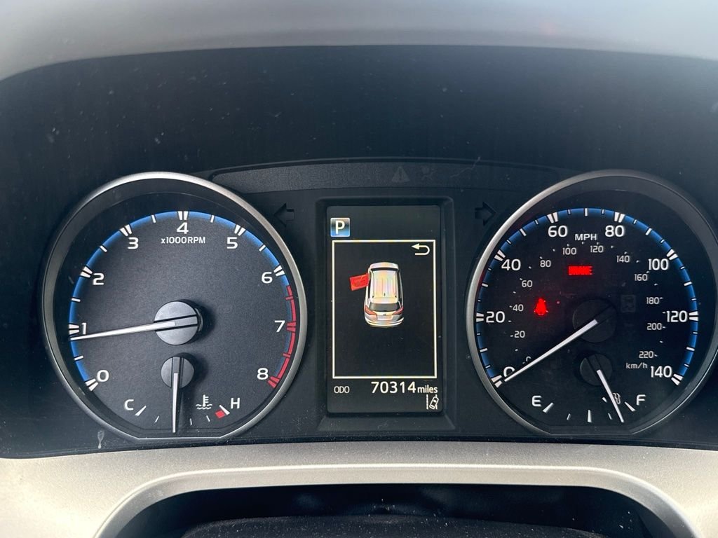 Used 2017  Toyota LE image 13