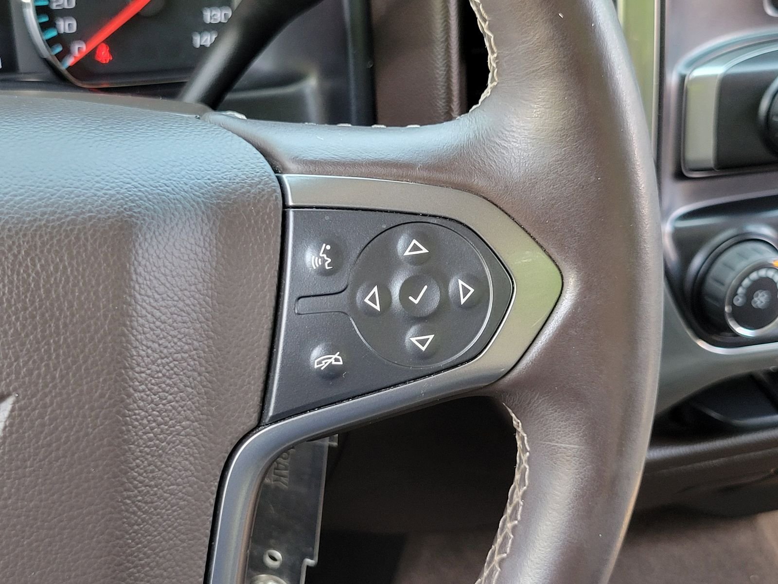 Used 2014 Red Chevrolet LT image 18