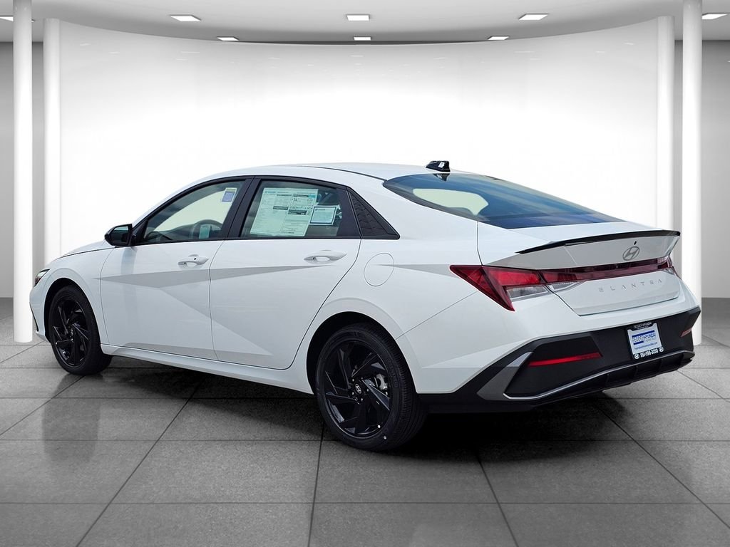 New 2026 White Hyundai SEL Sport image 4