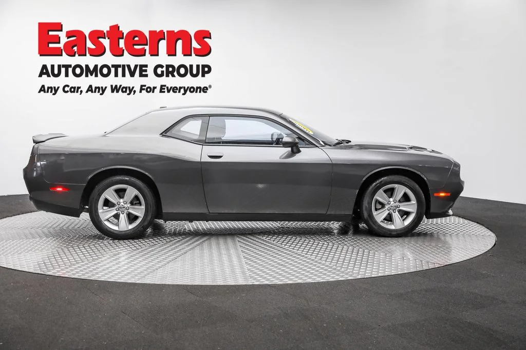 Used 2023 Gray Dodge SXT image 4