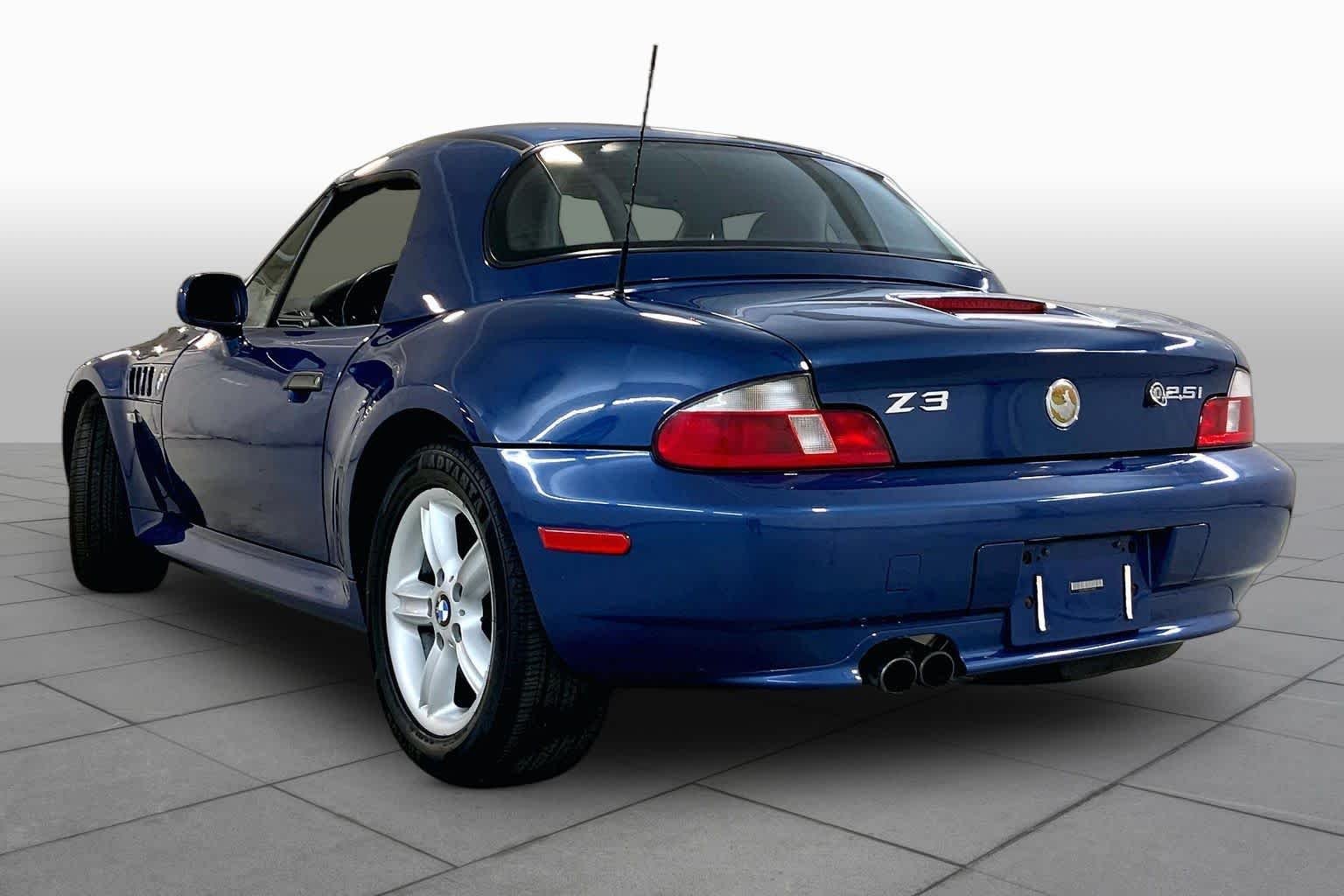 Used 2002 Topaz Blue Metallic BMW 2.5i image 11