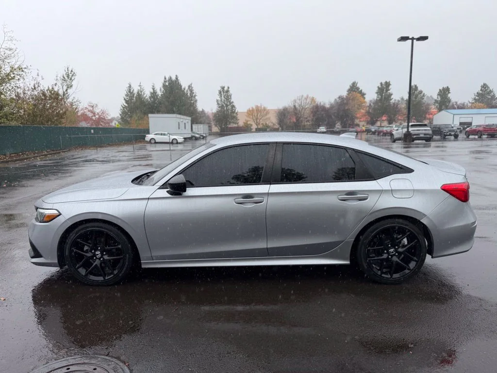 Used 2023 Lunar Silver Metallic Honda Sport image 5