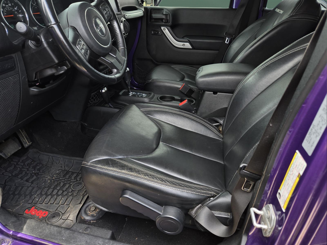 Used 2017 Purple Jeep Unlimited Rubicon image 11