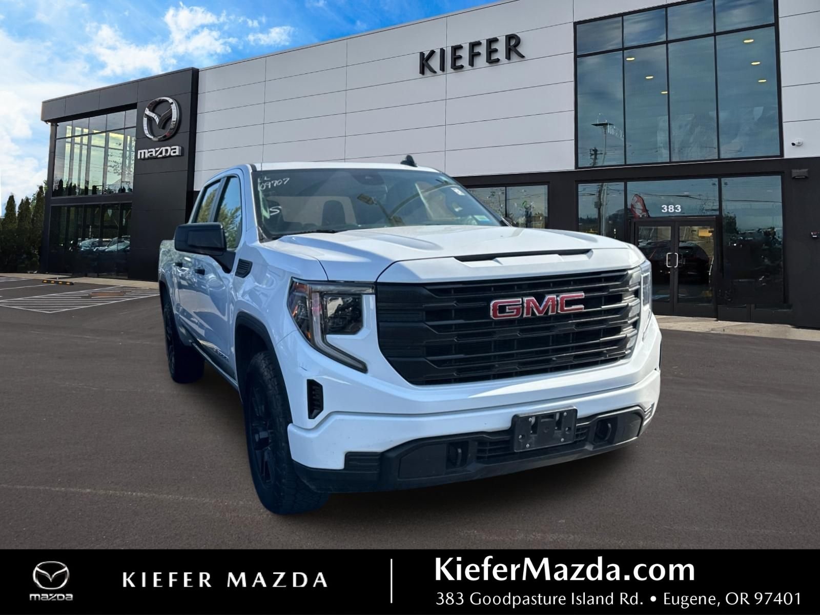 2024 GMC Sierra 4WD Crew Cab Short Box Pro's photo