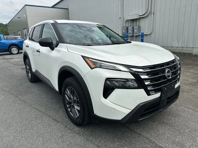 Used 2024 White Nissan S image 11