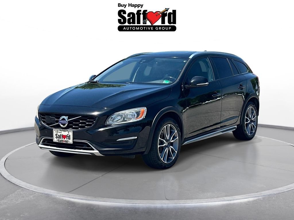 2018 Volvo V60 T5 AWD Cross Country's photo
